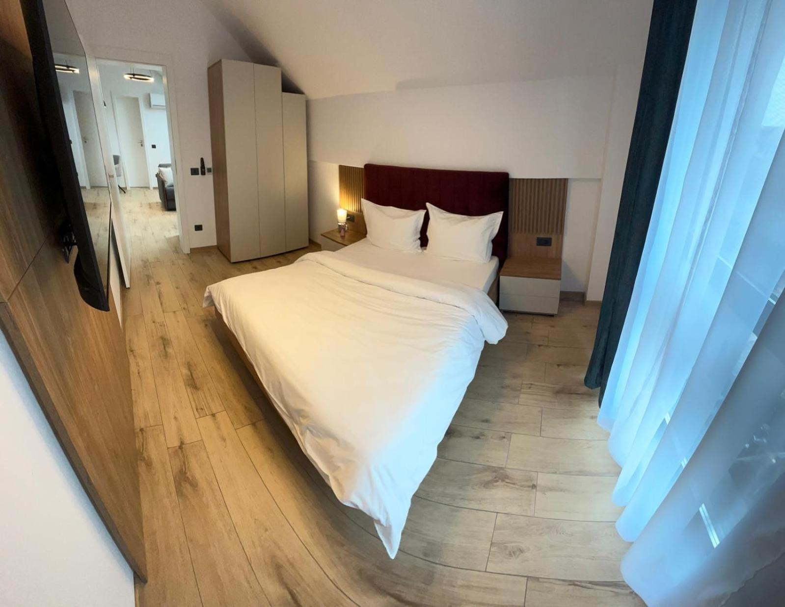 South Apartment *